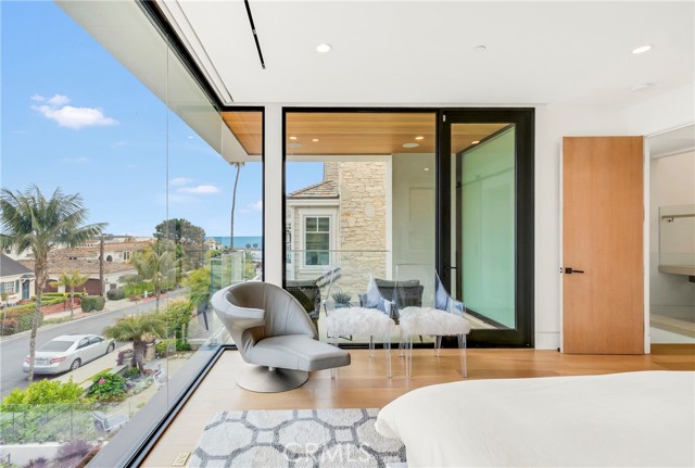 Detail Gallery Image 29 of 61 For 221 Heliotrope Ave, Corona Del Mar,  CA 92625 - 4 Beds | 5/1 Baths