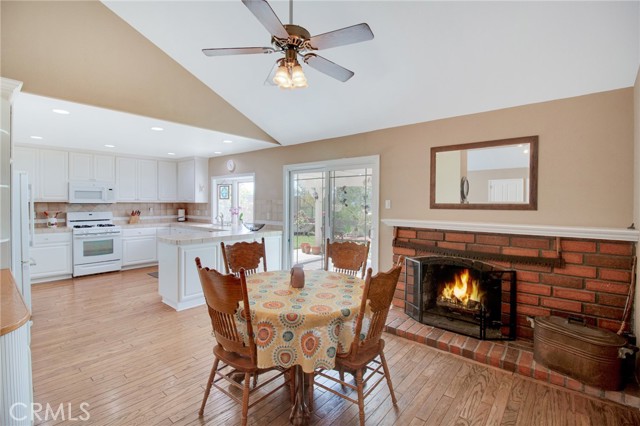 4702 Summit Avenue photo 4