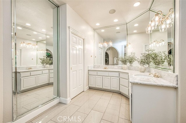 Detail Gallery Image 41 of 50 For 529 E Chesapeake Cir, Fresno,  CA 93730 - 4 Beds | 3/1 Baths