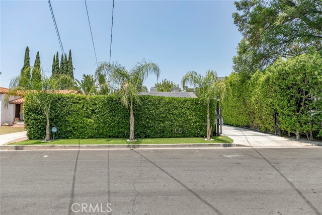 15409 Wyandotte Street, Van Nuys CA: https://media.crmls.org/medias/16dcd913-7d75-4bfa-b46f-1624bee2874a.jpg