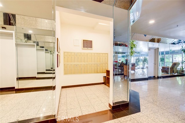 Detail Gallery Image 25 of 28 For 525 S Berendo St #212,  Los Angeles,  CA 90020 - 2 Beds | 2 Baths