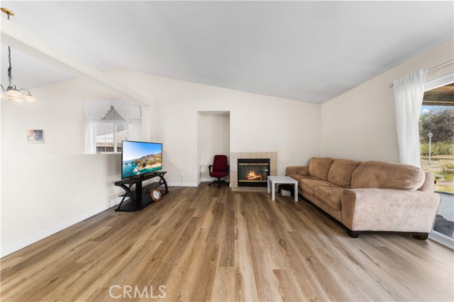 Detail Gallery Image 11 of 36 For 10945 Trenmar Ln, Bloomington,  CA 92316 - 5 Beds | 2 Baths