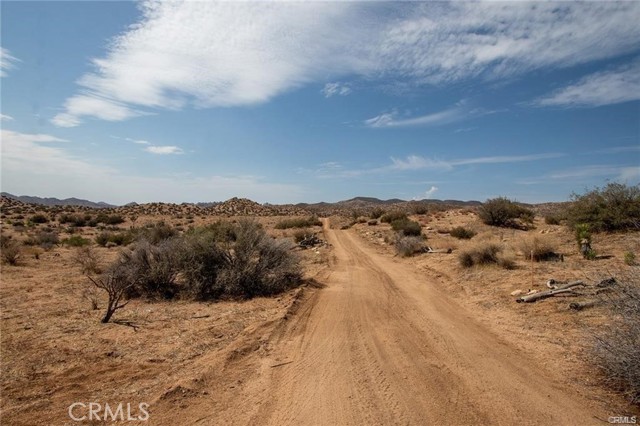 Detail Gallery Image 13 of 20 For 1000 Rimrock Rd, Pioneertown,  CA 92268 - – Beds | – Baths