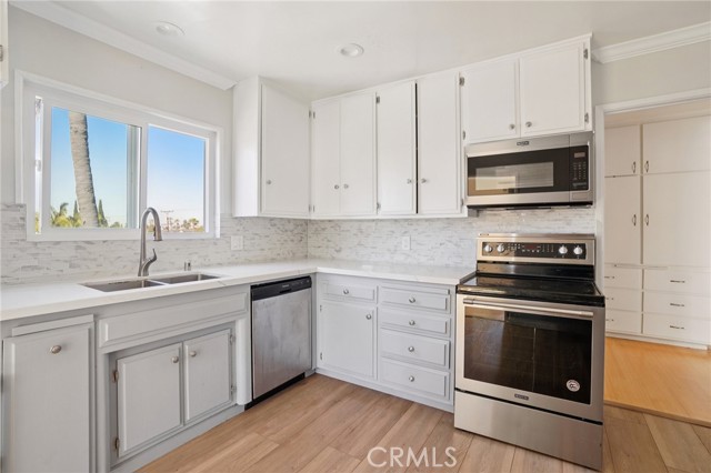 Detail Gallery Image 22 of 33 For 100 Hermosa Ave 3a,  Long Beach,  CA 90802 - 2 Beds | 2 Baths