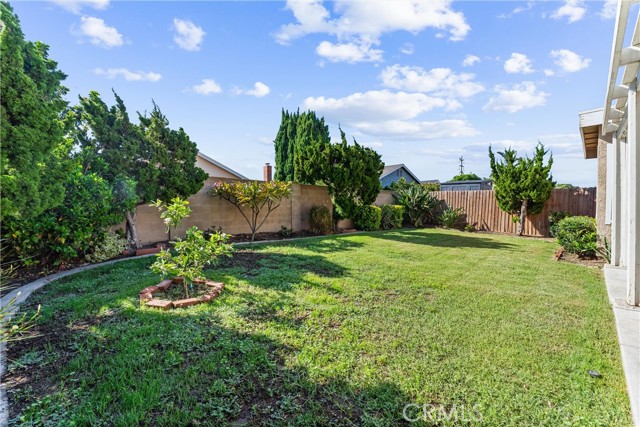 14882 Groveview Lane, Irvine CA: https://media.crmls.org/medias/16def551-d86d-4614-a521-52372da77427.jpg