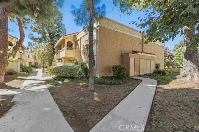 18752 Mandan Street, Canyon Country CA: https://media.crmls.org/medias/16df32ad-e6cb-4003-82fa-e01031dd9260.jpg