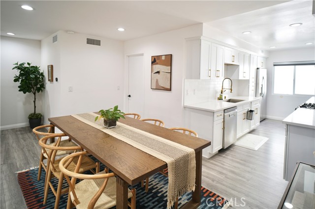 Detail Gallery Image 4 of 24 For 596 W Huntington #F,  Arcadia,  CA 91007 - 3 Beds | 3 Baths