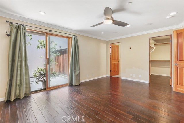 209 Crest Drive, Manhattan Beach CA: https://media.crmls.org/medias/16e03124-ed3c-4ab5-a1ba-74e9d8158a15.jpg