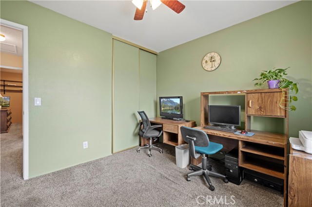 Detail Gallery Image 17 of 32 For 28004 Lakehurst Ave, Canyon Country,  CA 91351 - 4 Beds | 2 Baths