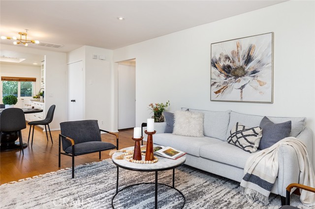 1018 Magnolia Street, South Pasadena CA: https://media.crmls.org/medias/16e16960-4c8f-4c87-ae27-d519012aba74.jpg