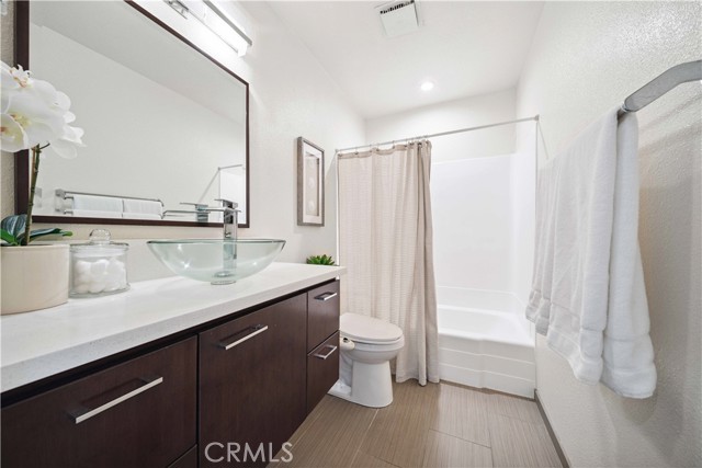 10 Windrow, Irvine CA: https://media.crmls.org/medias/16e1a028-9334-4597-b094-ba5e7857b37b.jpg