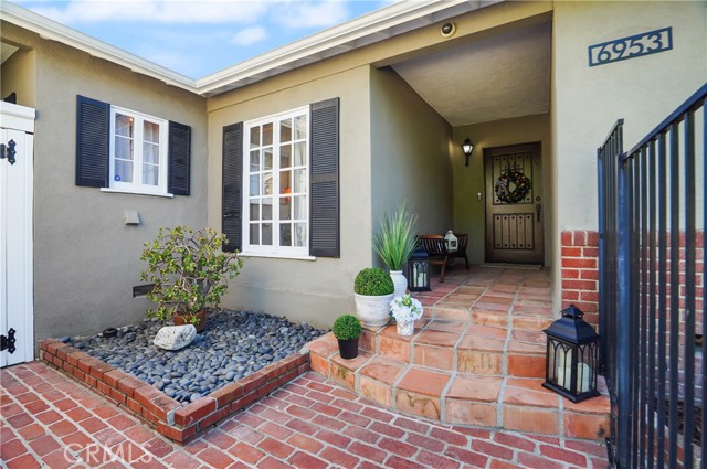 Detail Gallery Image 6 of 47 For 6953 Orion Ave, Van Nuys,  CA 91406 - 3 Beds | 2 Baths