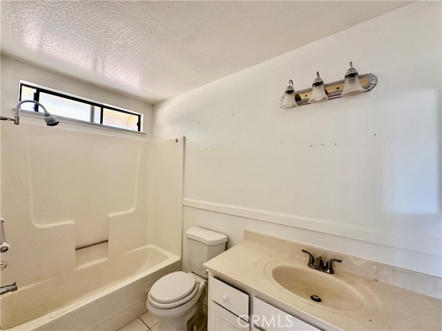 Detail Gallery Image 13 of 23 For 19223 Stonegate Rd, Hidden Valley Lake,  CA 95467 - 3 Beds | 2 Baths
