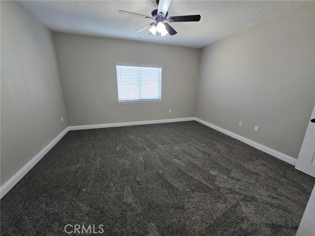 12358 Sioux Court, Apple Valley CA: https://media.crmls.org/medias/16e27ec2-e4ce-41a3-be6c-464913f88fda.jpg