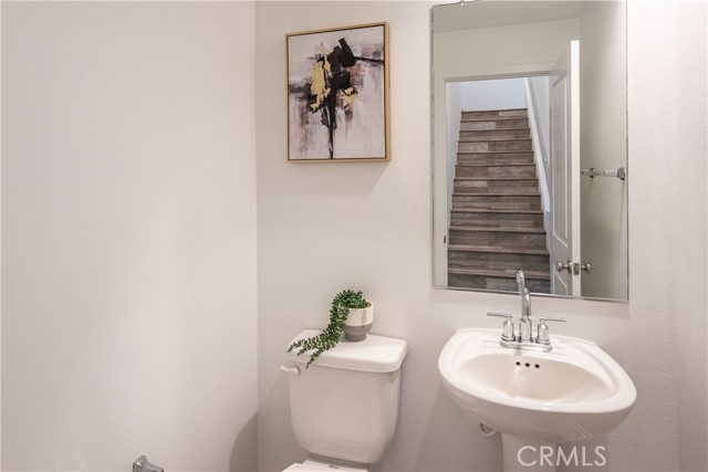 177 Frame, Irvine CA: https://media.crmls.org/medias/16e2914e-9e2b-4b22-b843-52260712d4dd.jpg