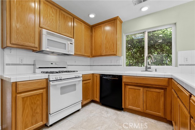Detail Gallery Image 31 of 67 For 917 Saint Ann, Paso Robles,  CA 93446 - 3 Beds | 2 Baths