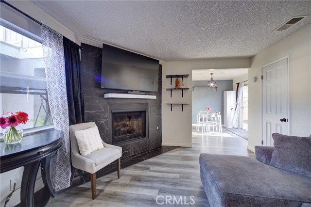 606 E Newlove Drive, Santa Maria CA: https://media.crmls.org/medias/16e3e795-4bcb-431a-ad27-ea577d398fd2.jpg