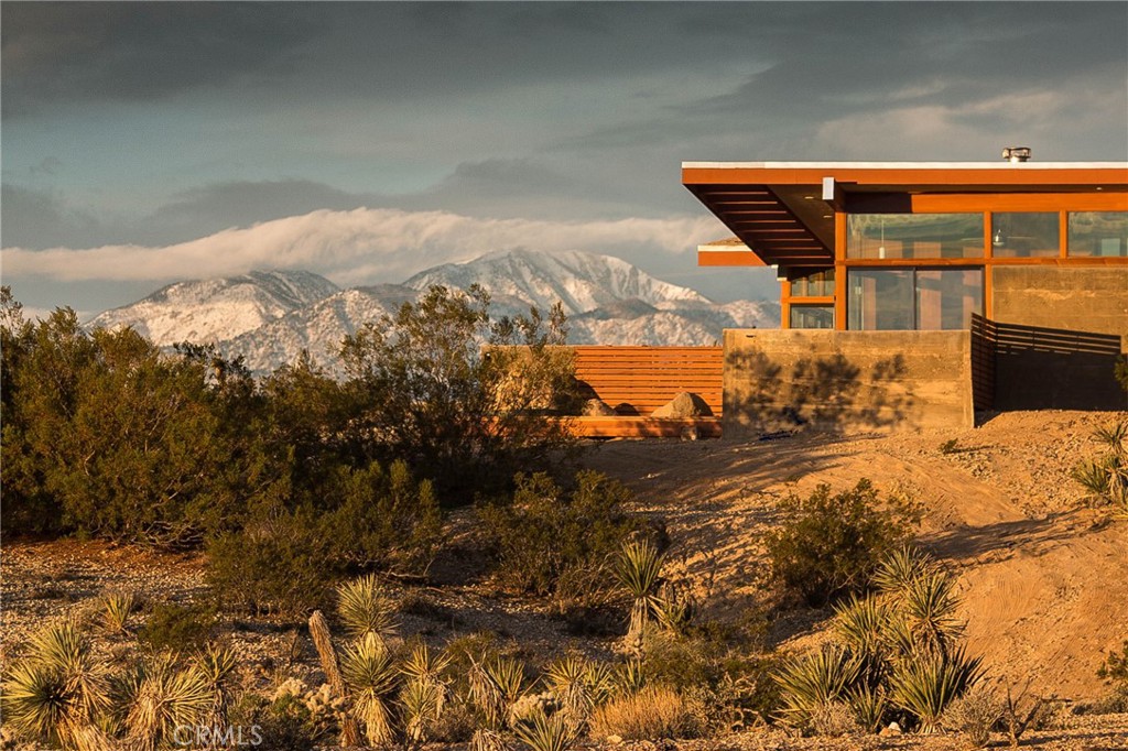 MLS #OC25276005 image #1