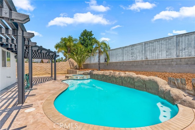 Detail Gallery Image 29 of 32 For 1157 Fallbrook Dr, Corona,  CA 92878 - 4 Beds | 2 Baths