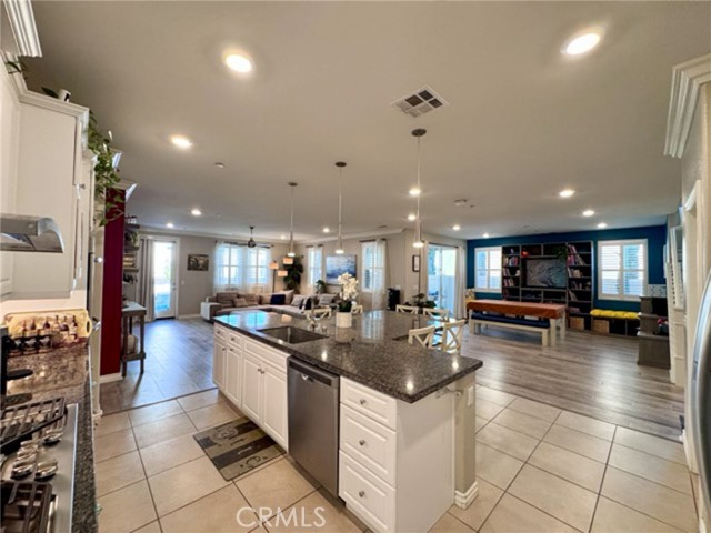 Detail Gallery Image 22 of 75 For 45725 Middle Gate Ct, Temecula,  CA 92592 - 5 Beds | 3 Baths
