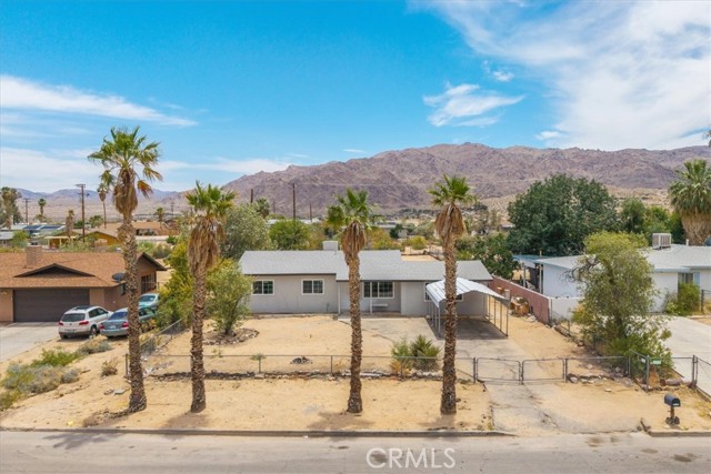 73355 Sun Valley Drive, 29 Palms CA: https://media.crmls.org/medias/16e4ced2-5fa9-412c-a829-ea4a9d73f3db.jpg