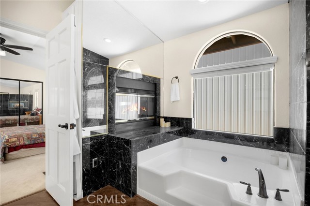 11915 Redwood Avenue, Hesperia CA: https://media.crmls.org/medias/16e4e056-280f-4c57-bece-d8d2cf693e0b.jpg