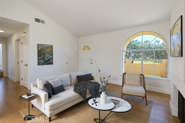 Detail Gallery Image 8 of 36 For 89 Alberti Aisle, Irvine,  CA 92614 - 2 Beds | 2 Baths