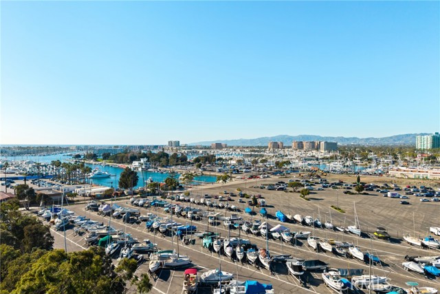 Detail Gallery Image 37 of 40 For 13231 Fiji Way #H,  Marina Del Rey,  CA 90292 - 3 Beds | 2/1 Baths