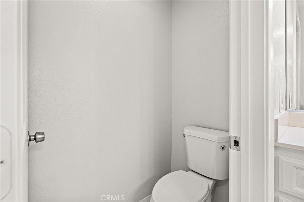 https://media.crmls.org/medias/16e65c44-c166-48f7-a45a-cb48b0fc0321.jpg?preset=X-Large