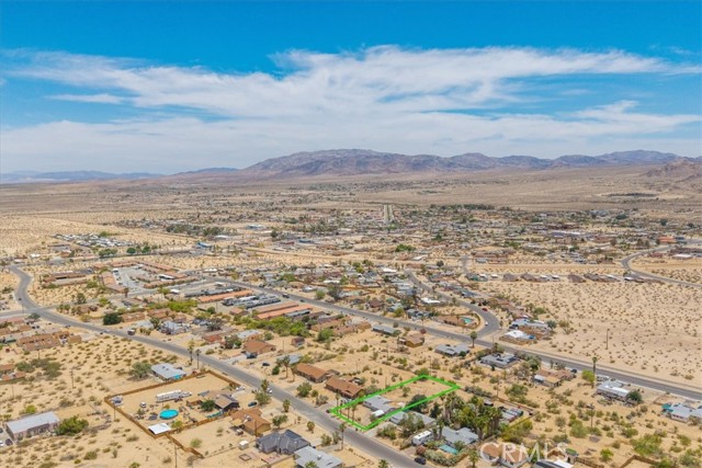73355 Sun Valley Drive, 29 Palms CA: https://media.crmls.org/medias/16e76446-705d-446c-86ec-7a65fcd1f9c2.jpg