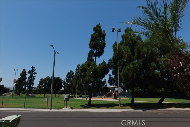 3550 Bluebell Street, Seal Beach CA: https://media.crmls.org/medias/16e88ee4-fb36-4829-873a-b653318d691c.jpg
