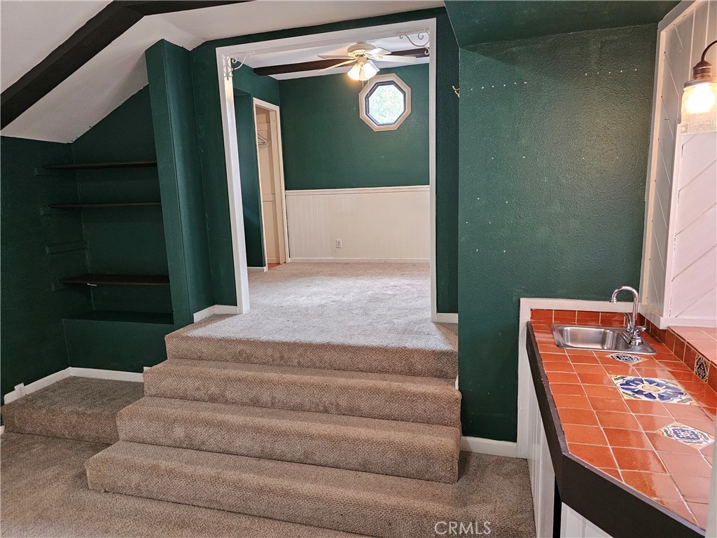 https://media.crmls.org/medias/16e8cd49-93d9-48d6-860e-7dc8a4c6bd15.jpg?preset=X-Large