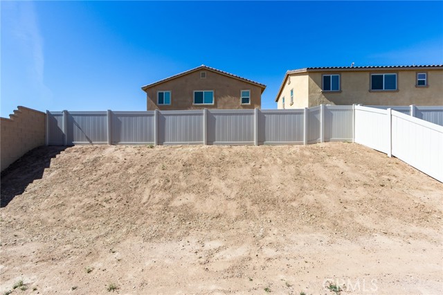13119 Lancaster Street, Hesperia CA: https://media.crmls.org/medias/16e9bf87-15cc-4506-894e-59ca2370907c.jpg