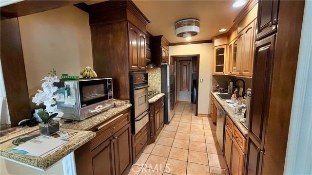 Detail Gallery Image 8 of 29 For 5707 Bigelow St, Lakewood,  CA 90713 - 3 Beds | 3 Baths