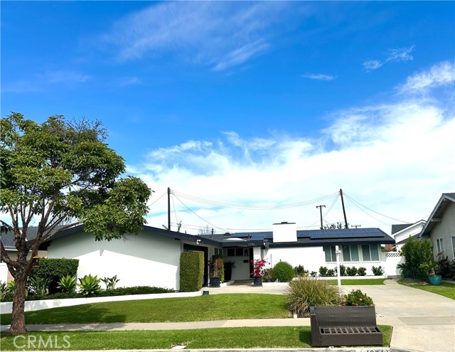 Detail Gallery Image 2 of 27 For 12746 Martha Ann, Los Alamitos,  CA 90720 - 4 Beds | 3 Baths