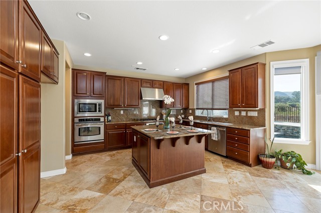 Detail Gallery Image 26 of 74 For 24407 Whitaker Way, Murrieta,  CA 92562 - 6 Beds | 4/1 Baths