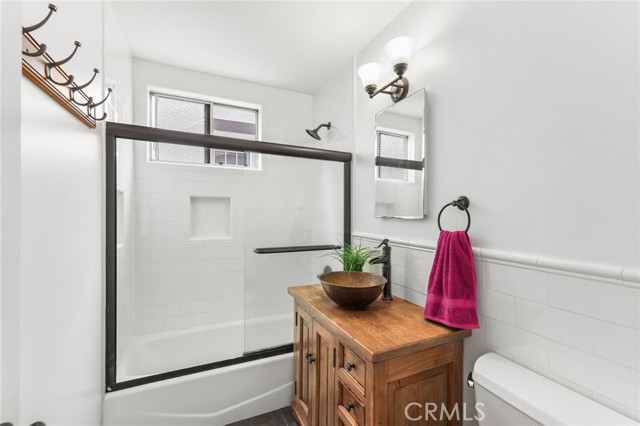 Detail Gallery Image 25 of 64 For 1315 6th St, Manhattan Beach,  CA 90266 - 4 Beds | 2 Baths