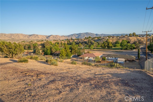 18463 Orange Street, Hesperia CA: https://media.crmls.org/medias/16ec3526-2fda-443c-a8ad-2c39d4d896b1.jpg