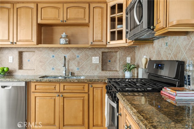 Detail Gallery Image 21 of 49 For 17162 Bluewater Ln, Huntington Beach,  CA 92649 - 2 Beds | 1 Baths