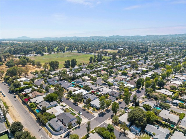 Detail Gallery Image 34 of 37 For 17156 Bullock St, Encino,  CA 91316 - 3 Beds | 2 Baths