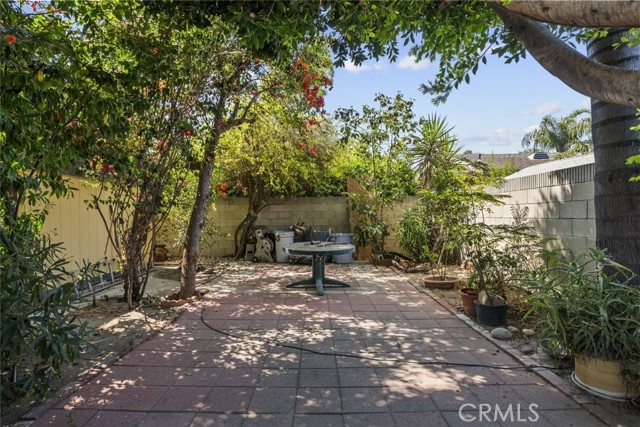 11744 Welby Way, North Hollywood CA: https://media.crmls.org/medias/16ec5b1a-bfc4-4427-9f00-1bb6addf878f.jpg