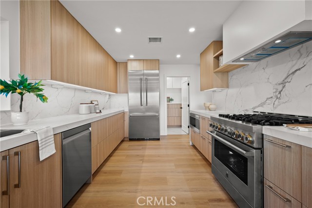 2115 E Santiago Street, Covina CA: https://media.crmls.org/medias/16ec8003-6e51-41b8-880f-c29778539d86.jpg