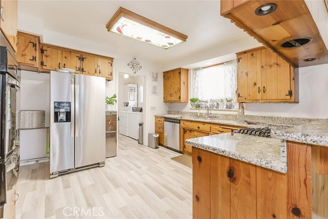 Detail Gallery Image 6 of 32 For 15439 Hart St, Van Nuys,  CA 91406 - 2 Beds | 2 Baths