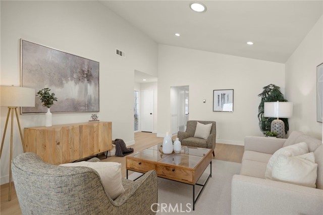 5657 Stanford Street photo 7