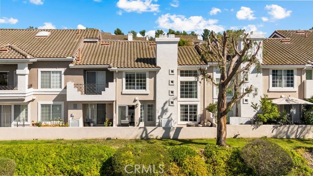 1055 S Sundance Drive, Anaheim Hills CA: https://media.crmls.org/medias/16ee20bc-47c2-4b42-83ba-4a43e3c07dbb.jpg