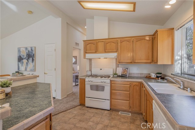 Detail Gallery Image 11 of 39 For 468 Sunset Ln, Sugarloaf,  CA 92386 - 2 Beds | 2 Baths