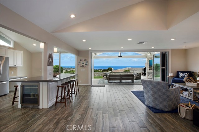 Detail Gallery Image 2 of 36 For 33571 Sextant Dr, Dana Point,  CA 92629 - 2 Beds | 2 Baths