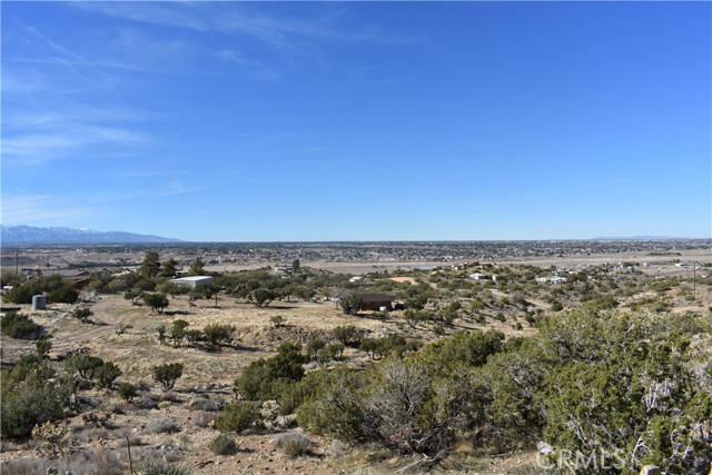 Detail Gallery Image 2 of 17 For 20511 Memory, Apple Valley,  CA 92308 - 3 Beds | 2 Baths