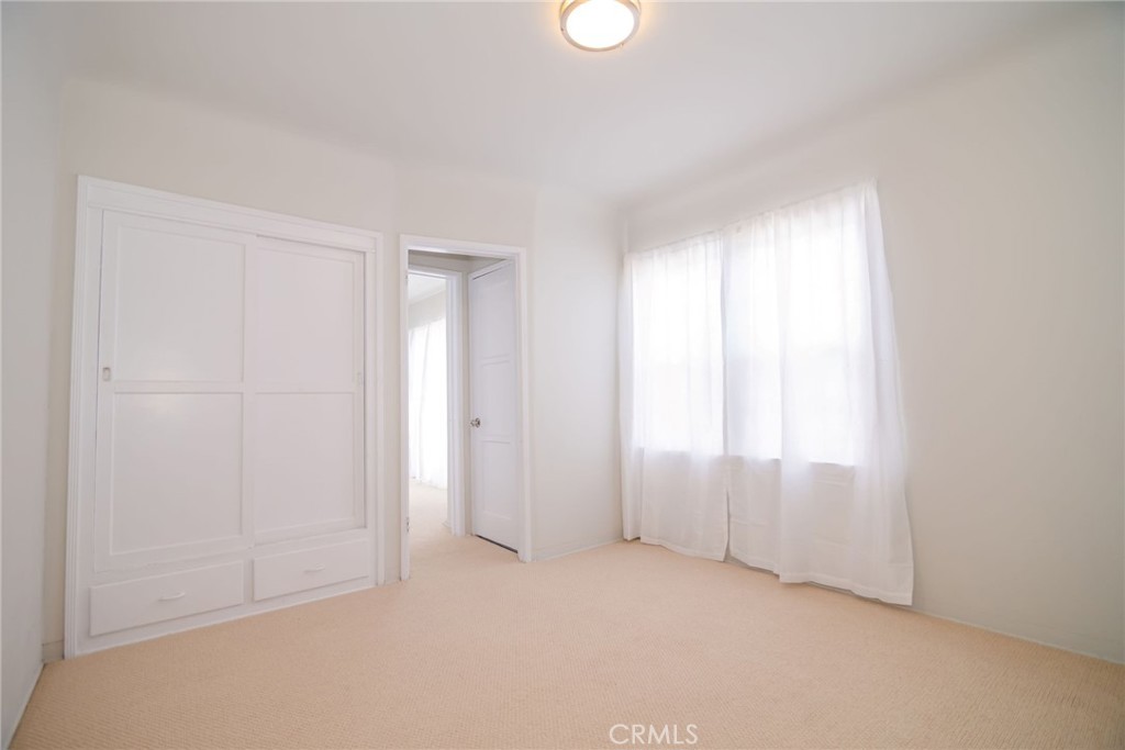 https://media.crmls.org/medias/16ee91c5-9011-411d-8c5b-469485b2041c.jpg?preset=X-Large