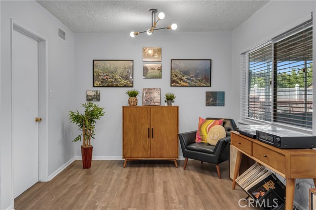 Detail Gallery Image 5 of 43 For 9811 Kempster Ave, Fontana,  CA 92335 - 3 Beds | 2 Baths
